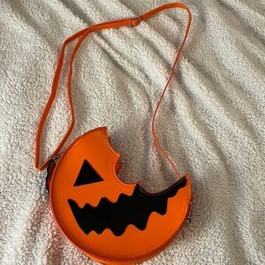 Trick r Treat crossbody 🎃🔪